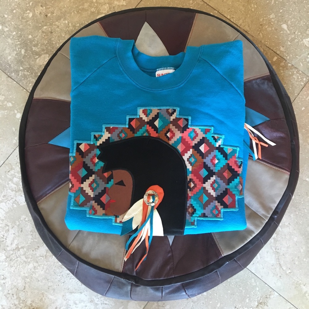 VinTaGe AmEricAn IndiAn swEatShirt🏹🪶🦋 - Picture 2 of 8